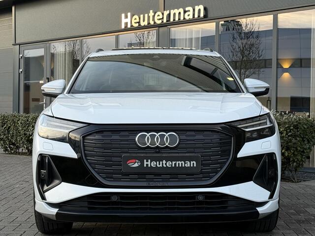 Audi Q4 e-tron 35 2 x S Line/ Panodak/ Trekhaak/ Sfeerverlichting