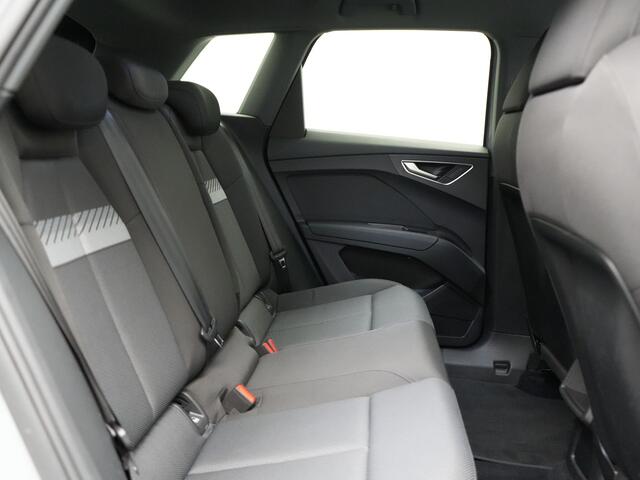 Audi Q4 e-tron 35 Edition 55 kWh 170pk Dealer O.H. | Sportstoelen Verwarmd | Navigatie Full Map | Virtual Cockpit | DAB |