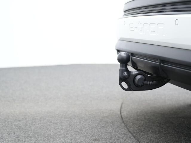 Audi Q4 e-tron 40 S edition 77 kWh 204 pk / S-Line | Warmtepomp | Trekhaak | Matrix LED | Leder/alcantara | Elektr. verstelbare stoel