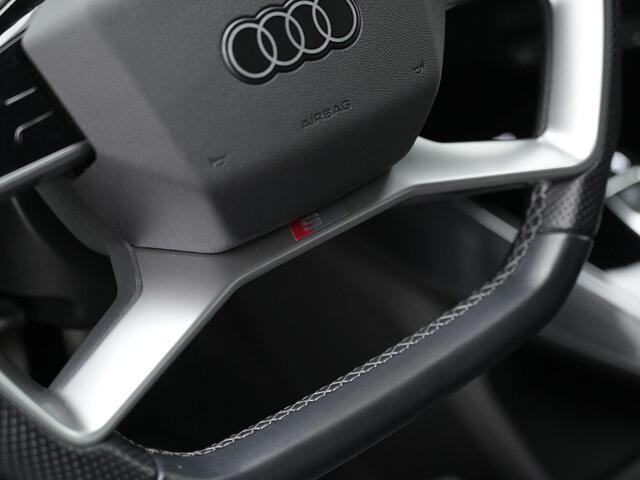 Audi Q4 e-tron 40 S edition 77 kWh 204 pk / S-Line | Warmtepomp | Trekhaak | Matrix LED | Leder/alcantara | Elektr. verstelbare stoel