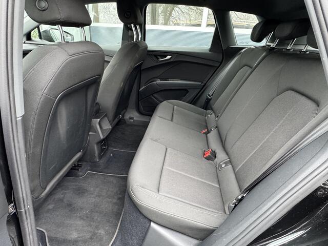 Audi Q4 e-tron 35 Edition 55 kWh Stoelverwarming Navigatie 19" LMV Trekhaak Elektrische klep Audi Sound