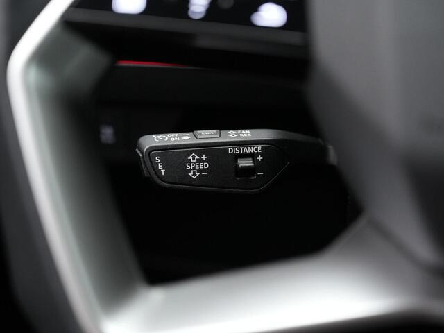 Audi Q4 e-tron 40 Advanced edition 77 kWh 204 pk | Trekhaak | Matrix LED | Achteruitrijcamera | Stoelverwarming