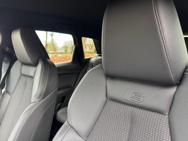 Audi Q4 e-tron 40 Launch Edition S Competition 77KWH SOH 93.4% WARMTEPOMP/MATRIX/CAMERA/FABRIEKSGARANTIE