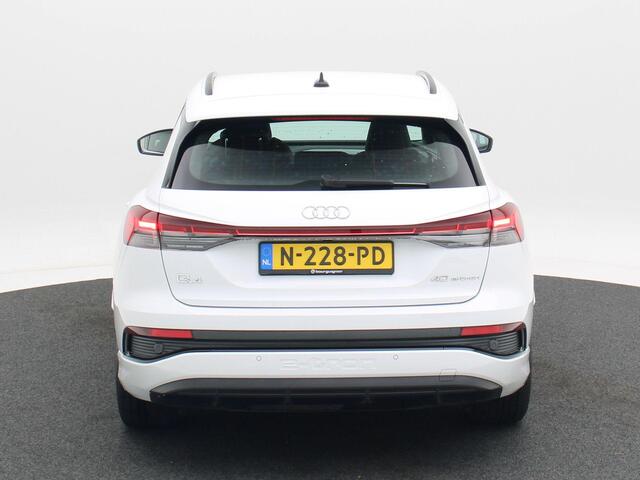 Audi Q4 e-tron 40 Launch edition S Competition 77 kWh | Adaptive Cruise | Climate Control | Stoelverwarming | Trekhaak | Navigatie | Camera | Carplay | 21 Inch | 121.262 Km!!