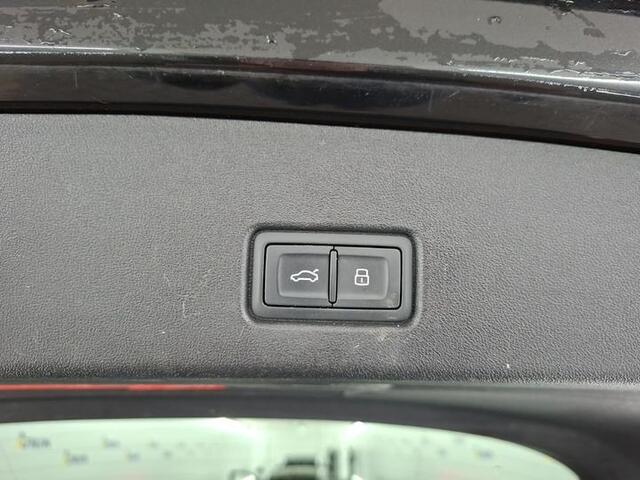 Audi Q4 e-tron 40 S-Line Competition 77 kWh | Navi | Panorama | Virtual Cockpit