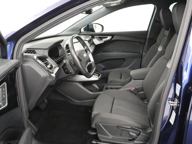 Audi Q4 e-tron 35 Launch edition Advanced 55 kWh | Warmtepomp | Stoelverwarming | Matrix LED | Carplay | Virtual Cockpit | Parkeerhulp | 19'' | Sportstoelen | Navigatie | Cruise control