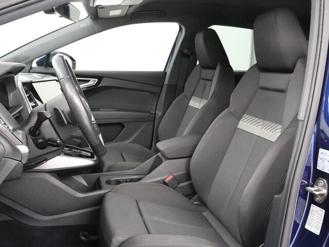 Audi Q4 e-tron 35 Launch edition Advanced 55 kWh | Warmtepomp | Stoelverwarming | Matrix LED | Carplay | Virtual Cockpit | Parkeerhulp | 19'' | Sportstoelen | Navigatie | Cruise control