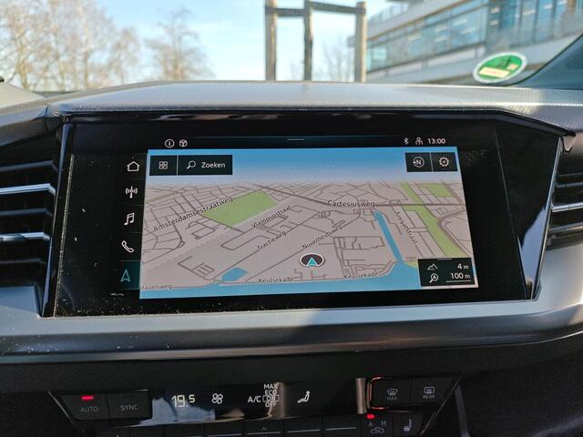 Audi Q4 e-tron 35 Launch edition Advanced 55 kWh | Stoelverwarming | Cruise Control | Navigatie | Apple Carplay | Keyless | Parkeersensoren | RS Seats | Matrix LED | BTW | NAP