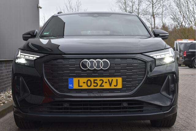 Audi Q4 e-tron 40 Launch edition S-line Competition 77 kWh Wegkl. trekhaak, Virtual cockpit, Adaptive cruise, Camera, Stoelverwarming, NAP