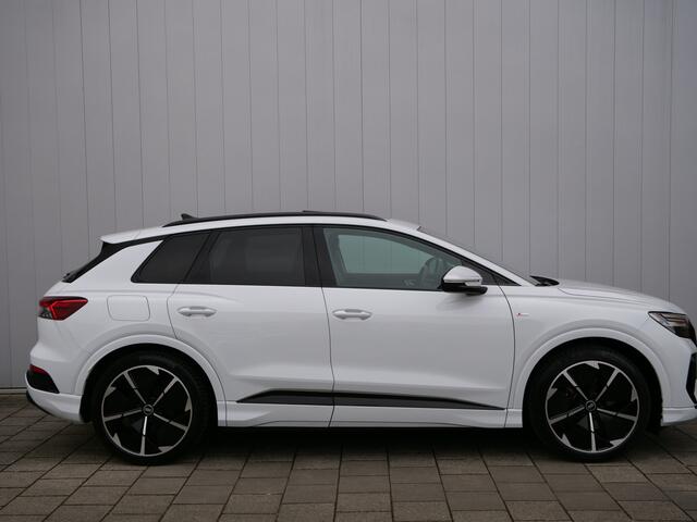 Audi Q4 e-tron 35 Launch edition S Competition 55 kWh 170 Pk Automaat Navi / DAB / Camera / Pano-dak / Stoelverwarming / SOH 89,9 %