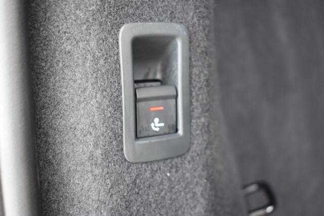 Audi Q4 e-tron 35 Launch edition Advanced Plus 55 kWh | Trekhaak | Kantel/Schuif Dak | Stuur + Stoelverwarming | Adaptieve Cruise Control |