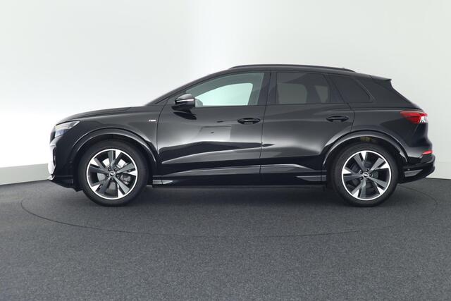 Audi Q4 e-tron 40 S edition 204pk 77 kWh SOH 94% Trekhaak Camera Leder Sonos Virtual Cockpit Navigatie S-Line