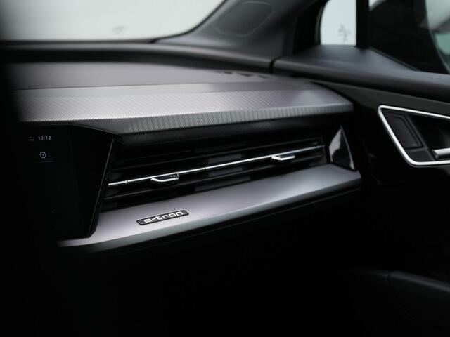 Audi Q4 e-tron 45 Quattro Advanced edition 82 kWh 286 pk | Panoramadak | Trekhaak | Head-up display | Matrix LED | Achteruitrijcamera | Stoelverwarming