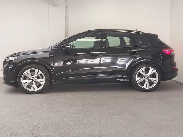 Audi Q4 e-tron 40 S Line Competition 77 kWh | 92% SOH | TREKHAAK | CAMERA |