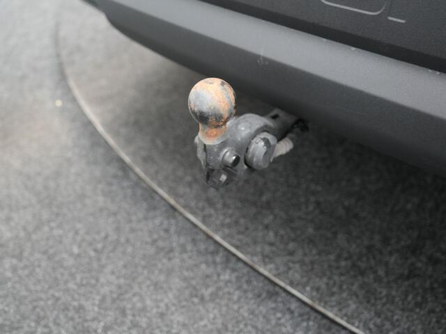 Audi Q4 e-tron 40 Advanced edition 77 kWh 204pk Dealer O.H. | S-Line Interieur | Trekhaak Af Fabriek | Adaptive Cruise | Camera | Blis | Sportstoelen Verwarmd | Apple Carplay | Navigatie | DAB |