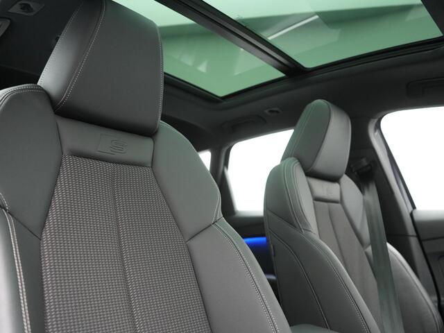 Audi Q4 e-tron 45 S Line 82 kWh 286pk Dealer O.H. | Trekhaak Af Fabriek | Panodak | Adaptive Cruise | Warmtepomp | Camera | Sonos Audio | Sportstoelen Verwarmd | Keyless | Blis | Apple Carplay | Navigatie | DAB |