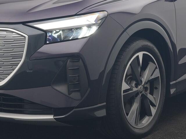 Audi Q4 e-tron 45 S Line 82 kWh 286pk Dealer O.H. | Trekhaak Af Fabriek | Panodak | Adaptive Cruise | Warmtepomp | Camera | Sonos Audio | Sportstoelen Verwarmd | Keyless | Blis | Apple Carplay | Navigatie | DAB |