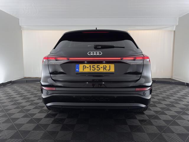 Audi Q4 e-tron 40 Launch edition S Competition 77 kWh [3-Fase-11kW] {SoH-89%} (INCL-BTW) (INCL.BTW) *HEAT-PUMP | HEAD-UP | LEATHER | MATRIX-LED | SONOS-SOUND | ADAPTIVE-CRUISE | HEATED-SPORTSEATS | AMBIENT-LIGHT | DIGI-COCKPIT | CAMERA | KEYLESS | DAB+ | TOWBAR | 20''AL
