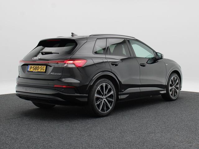 Audi Q4 e-tron 40 Launch edition S Competition 77 kWh | Stoelverwarming | Camera | Matrix LED | Adaptive Cruise | CarPlay | 20 Inch | 128.534 Km !!
