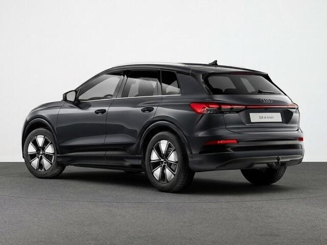 Audi Q4 e-tron Advanced edition 63 kWh 204 pk | Techniekpakket plus | Privacy glas | Lichtpakket plus ambient light | Trekhaak |