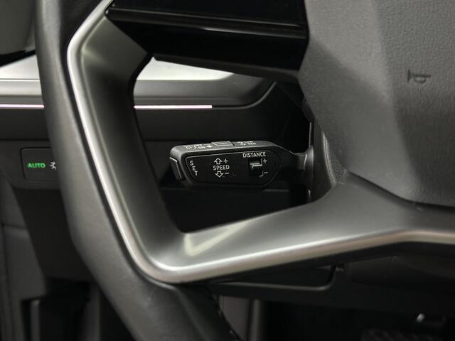 Audi Q4 e-tron 40 77 kWh S-Line #RS-Leder | Black-Edition | ACC | Sfeerverlichting | Virtual-Cockpit | Stoelverwarming | 3-Zone Clima | Virtual-Cockpit | Camera | LED | Getint Glas | Carplay | Autom. Parkeren |