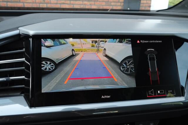 Audi Q4 e-tron 45 e-tron quattro S-line trekhaak, panorama