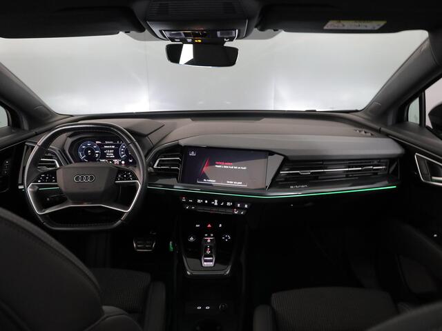 Audi Q4 e-tron 40 S edition 77 kWh 204 pk | Navigatie | Panoramadak | Parkeersensoren (Park assist) | Achteruitrijcamera | Autom. airco (3 zones) | Keyless | S-Line |