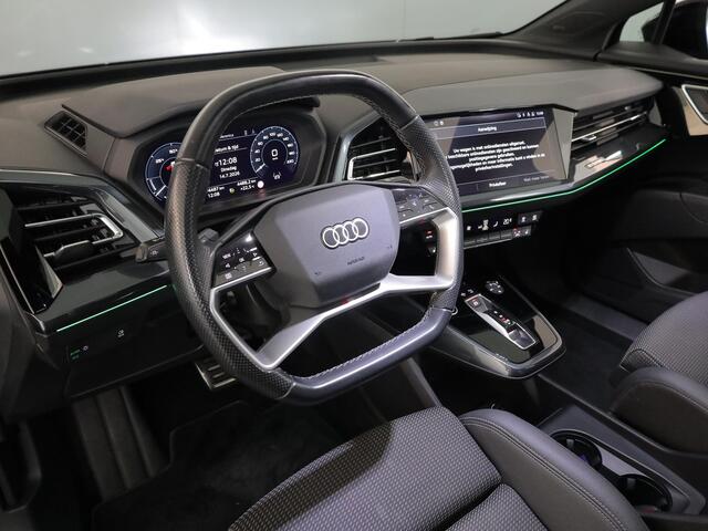 Audi Q4 e-tron 40 S edition 77 kWh 204 pk | Navigatie | Panoramadak | Parkeersensoren (Park assist) | Achteruitrijcamera | Autom. airco (3 zones) | Keyless | S-Line |
