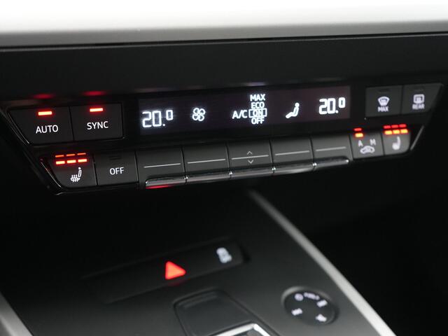Audi Q4 e-tron 45 Quattro Edition 77 kWh 265pk Dealer O.H. | Trekhaak Af Fabriek | Stoelverwarming | Navigatie | Lane Assist | Virtual Cockpit | DAB | 19"L.M |