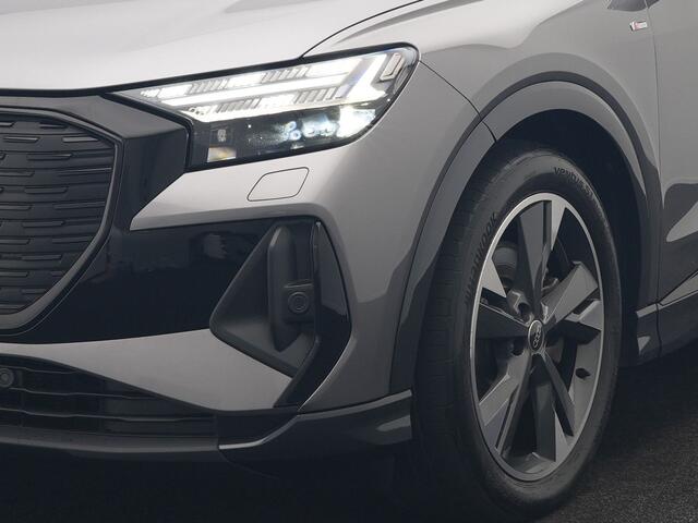 Audi Q4 e-tron 50 quattro S Line 82 kWh 299pk Dealer O.H | Trekhaak Af Fabriek | Panodak | Adaptive Cruise | Camera | Lederen Sportstoelen Memory & Verwarmd | Matrix LED | BLIS | Keyless | Navigatie | Virtual | DAB | 20"L.M |