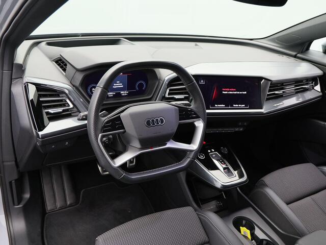 Audi Q4 e-tron 45 S-line 82 kWh 286 Pk | Head Up | Stoelverwarming | Adaptive Cruise | Memorie | Trekhaak | CarPlay | 20 Inch | 34.962 Km !!