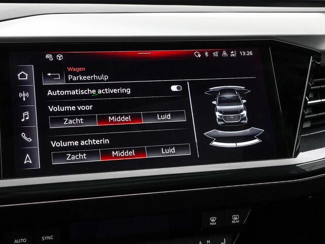 Audi Q4 e-tron 40 S edition 204pk / 77 kWh · SOH 97,4% · Panoramadak · Camera · Head-Up Display · Stoelverwarming · Apple/Android Car Play · Adaptive Cruise Control · 20"Velgen ·