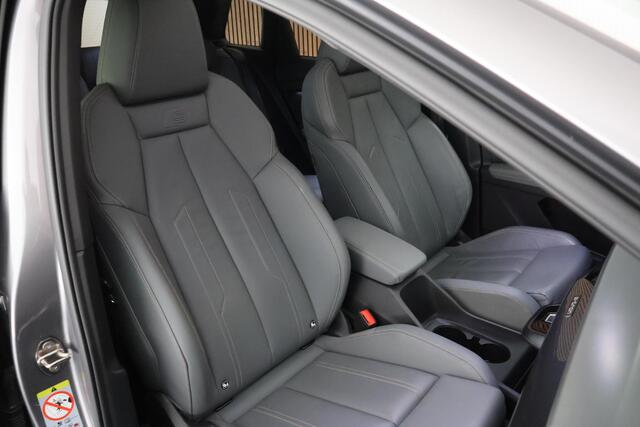 Audi Q4 e-tron 40 204pk Launch edition S Competition 77 kWh Panoramadak Trekhaak Leder ACC Sonos HUD Matrix Camera Memory Navigatie S-Line