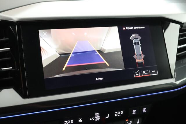 Audi Q4 e-tron 40 204pk Launch edition S Competition 77 kWh Panoramadak Trekhaak Leder ACC Sonos HUD Matrix Camera Memory Navigatie S-Line
