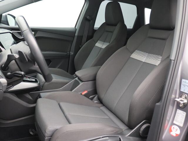 Audi Q4 e-tron 35 Launch edition Advanced Plus 55 kWh 170PK Aut. SOH 93%, Panoramadak, Trekhaak, Warmtepomp, 20" LM Velgen, Navi, Achteruitrijcamera, Elektr. Achterklep