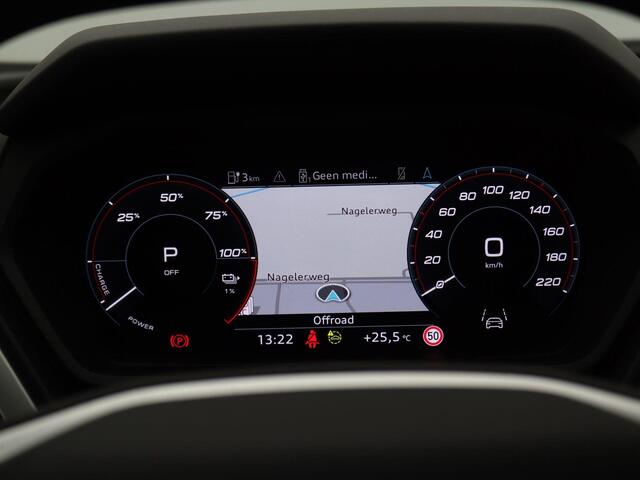 Audi Q4 e-tron 35 Launch edition Advanced Plus 55 kWh 170PK Aut. SOH 93%, Panoramadak, Trekhaak, Warmtepomp, 20" LM Velgen, Navi, Achteruitrijcamera, Elektr. Achterklep