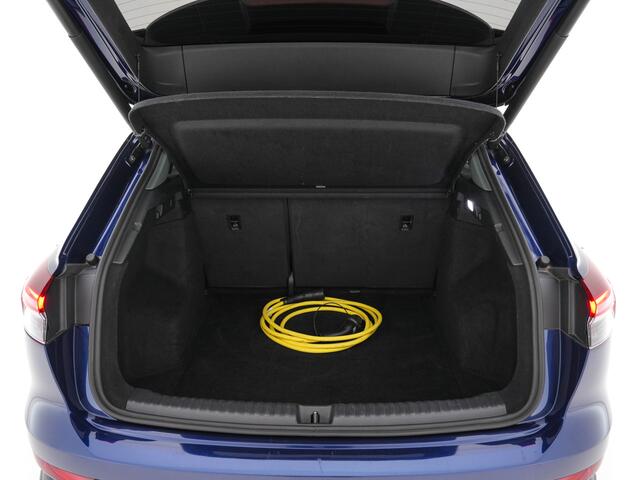 Audi Q4 e-tron 40 Launch edition 77 kWh [3-Fase-11kW] {SoH-94%} (INCL.BTW) *ADAPTIVE-CRUISE | SONOS-SOUND | HEATED-COMFORTSEATS | DIGI-COCKPIT | DAB+ | PRIVACY-GLASS | ECC | PDC | 20''ALU*