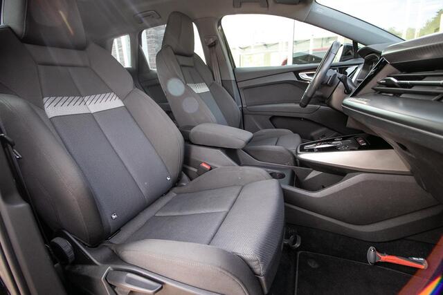 Audi Q4 e-tron 40 Launch edition Advanced 77 kWh | Carplay | Navigatie | Elek achterklep |