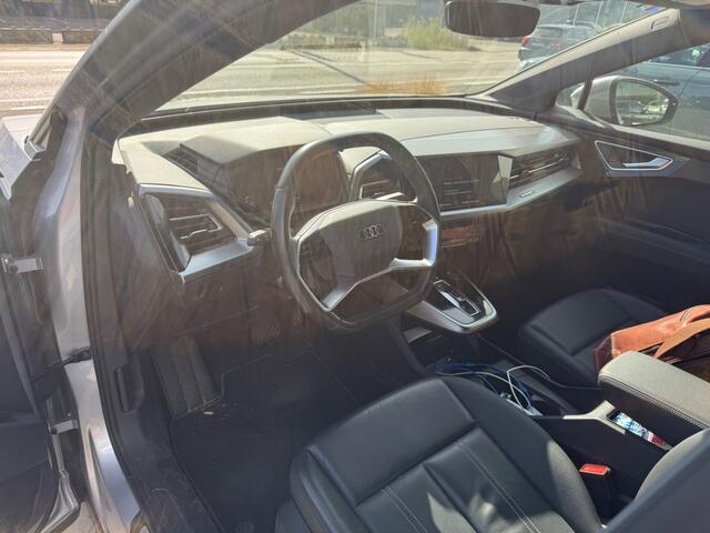 Audi Q4 e-tron 40 Advanced edition 77 kWh | Stoelverwarming | Adaptive Cruise Control | Camera | Parkeersensoren | Keyless | Navigatie | Apple Carplay | Climate Control | Leer | Warmtepomp