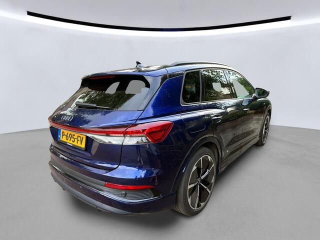 Audi Q4 e-tron 40 S-Line 77 kWh / AUTOMAAT/ WARMTEPOMP/ DIGITAL DASH/ ALCANTARA&LEDER/ CLIMATE/ STOELVERWARMING/ CRUISE/ NAVI