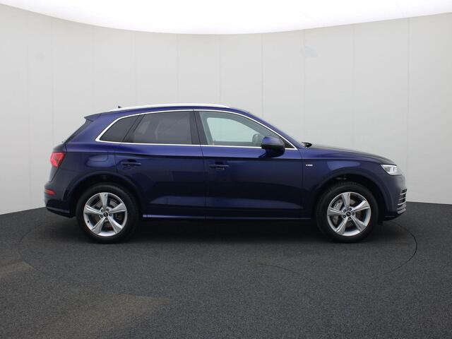 Audi Q5 50 TFSIe 220kW/299PK quattro S Line · Drive select · Trekhaak · Stoelverwarming ·