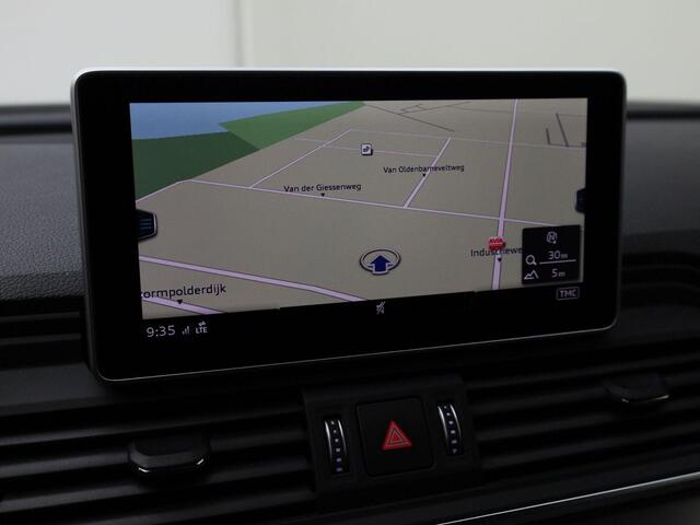 Audi Q5 50 TFSIe 220kW/299PK quattro S Line · Drive select · Trekhaak · Stoelverwarming ·