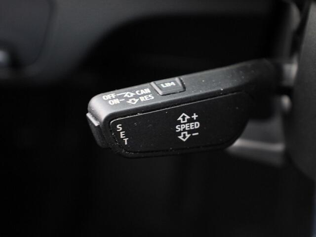 Audi Q5 50 TFSIe 220kW/299PK quattro S Line · Drive select · Trekhaak · Stoelverwarming ·