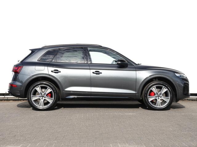Audi Q5 S edition Competition 55 TFSI e 367pk | Pano | B&O | Keyless | 360° camera | Elek. bes. stoel | Adaptive Cruise | Dodehoekdetectie | 20" Velgen