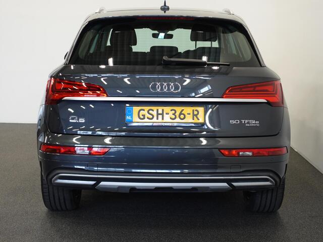 Audi Q5 50 TFSIe PHEV Pro Line Audi Q5 50 TFSI e Pro Line | Navigatie | Apple Carplay/Android Auto | Adaptive Cruise Control | Parkeersensoren | Camera | Elektrische achterklep | LED | Stoelverwarming