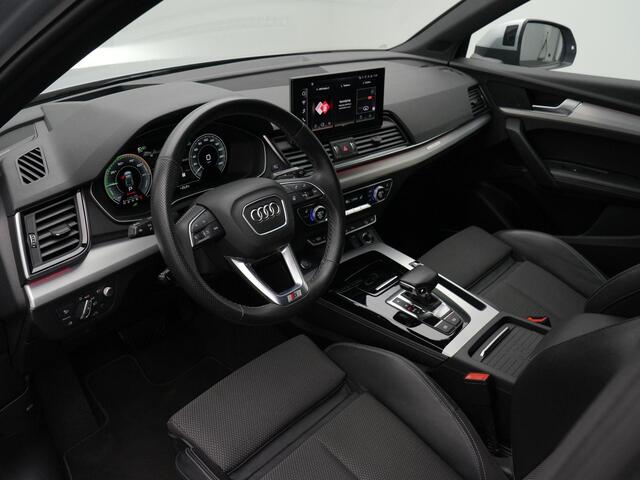 Audi Q5 55 TFSI e 367 pk S-tronic quattro S edition | Panoramadak | Trekhaak | Luchtvering | Geheugen-/massagestoel | Rondomzicht camera | Head-up display | Bang & Olufsen