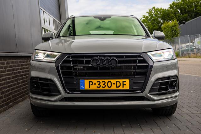 Audi Q5 55 TFSI e 367 pk Quattro S-Edition / Lucht-Vering/ Quantum-Grey/ Matrix-Led/ Keyless/ Virtual/ Sport-Stoelen/ Stoel.Verw/ Trekhaak/ 20'' LMV