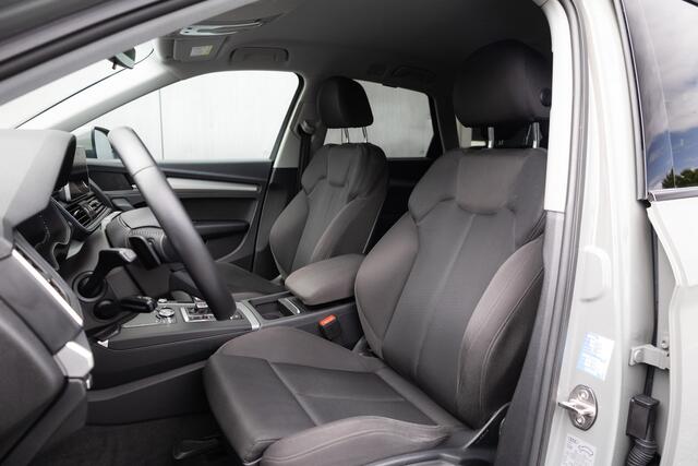 Audi Q5 55 TFSI e 367 pk Quattro S-Edition / Lucht-Vering/ Quantum-Grey/ Matrix-Led/ Keyless/ Virtual/ Sport-Stoelen/ Stoel.Verw/ Trekhaak/ 20'' LMV