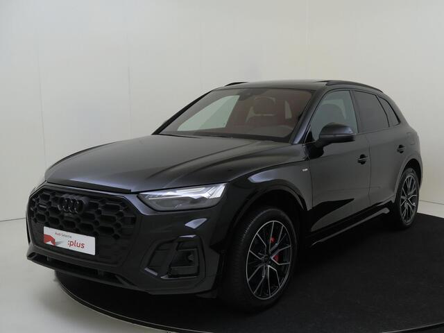 Audi Q5 55 TFSI e S edition Competition | Panoramadak | Trekhaak | 360 camera | Bang & Olufsen | Lederen bekleding 'Valcona' | Parkeerasisstent | Stoel- en stuurwielverwarming | Dodehoek detectie | Navigatie Plus |