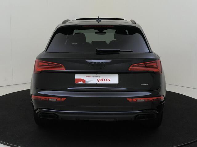 Audi Q5 55 TFSI e S edition Competition | Panoramadak | Trekhaak | 360 camera | Bang & Olufsen | Lederen bekleding 'Valcona' | Parkeerasisstent | Stoel- en stuurwielverwarming | Dodehoek detectie | Navigatie Plus |